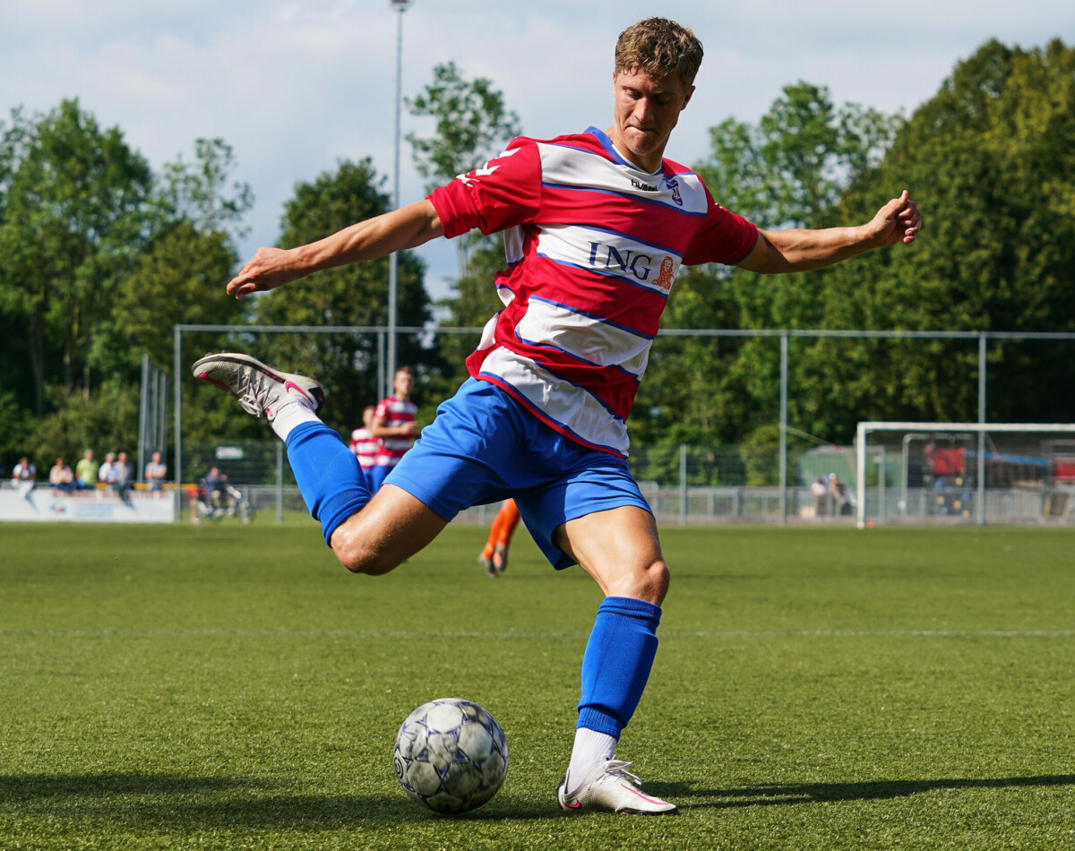 Cadeautje voor 90-jarige: Een punt - FC Oudewater